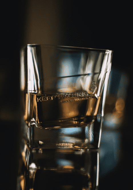 whiskey in glass,whiskey history
